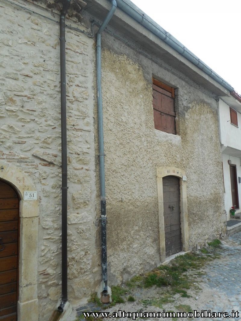 ROCCA DI CAMBIO - Rustico...