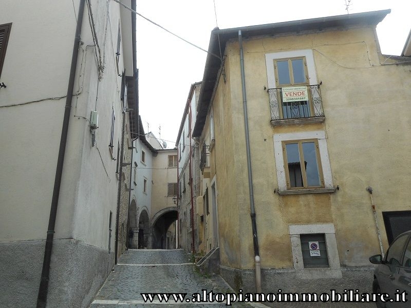 ROCCA DI MEZZO - Casa...